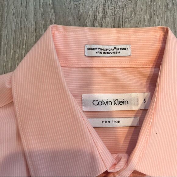Calvin Klein Non-Iron Peach Stripe Button Front Shirt Size Small - Picture 3 of 6